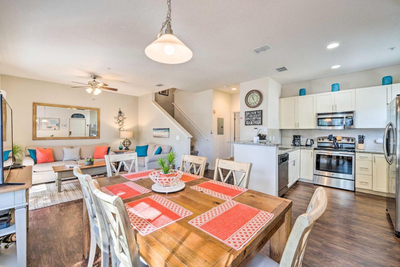 Casa de férias Lucaya Village Townhome With Pool, 6 Mi To Disney! Kissimmee