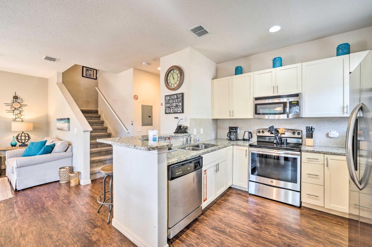 Casa de férias Lucaya Village Townhome With Pool, 6 Mi To Disney! Kissimmee